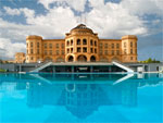 Latar hotel