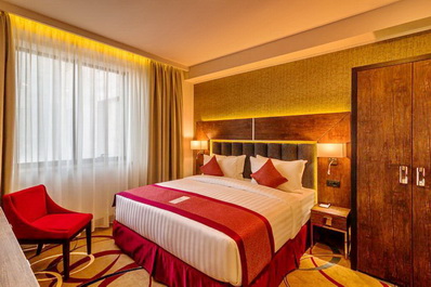 Суперлюкс с кроватью размера "king-size", Гостиница Ramada Hotel & Suites by Wyndham Yerevan