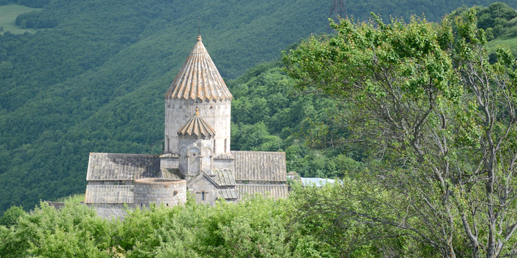 Viajes al Monasterio de Tatev, Armenia
