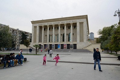 Драматический театр в Баку