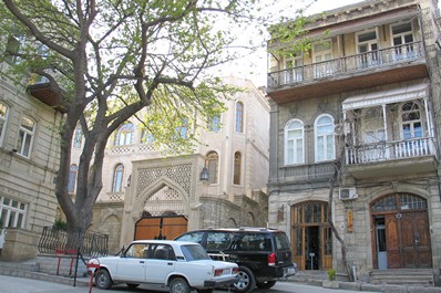 Бакинская улица, Азербайджан