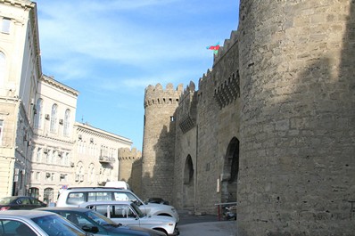 Въезд в старый город, Баку