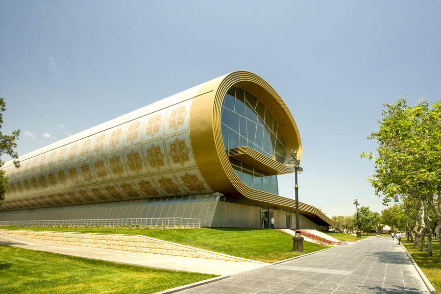Museo Nacional de Alfombras de Azerbaiyán: Monumentos y Sitios de Interés en Bakú