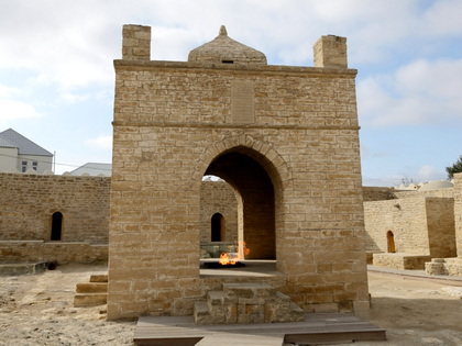 Tour to Absheron Peninsula and Old Baku