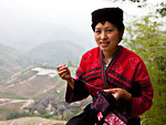 Население Китая: Девушка из племени Йао в традиционной одежде