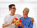 Chinese traditions: the the giving of gifts