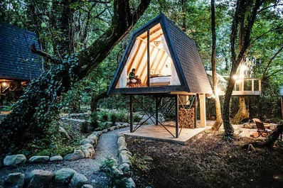 Deluxe cottages, Duende Treehouses and Cocktails Glamping