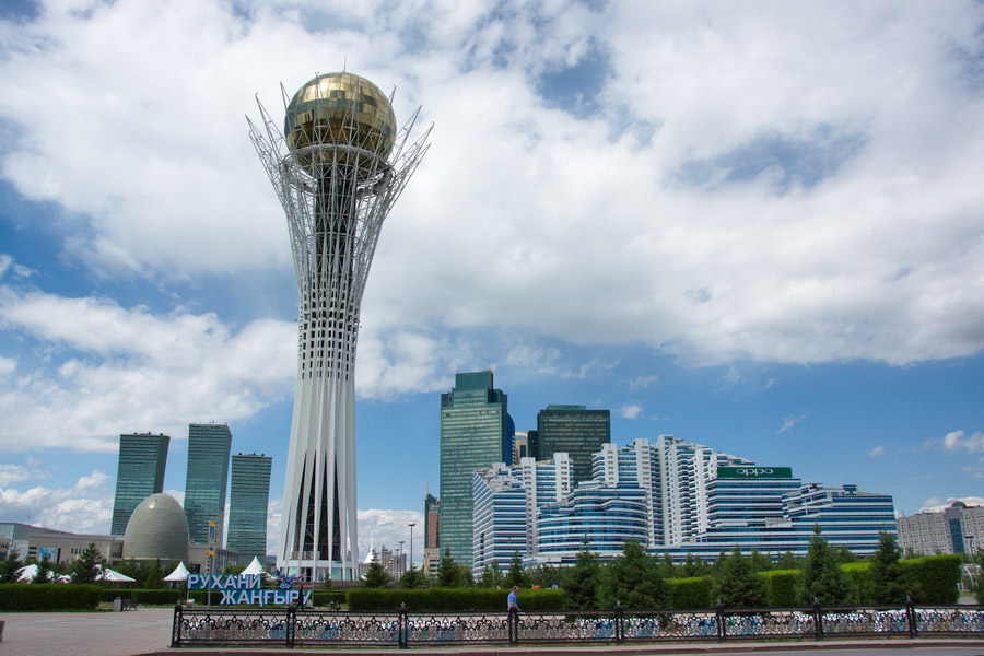カザフスタン観光：都市観光。バイトレック、アスタナ