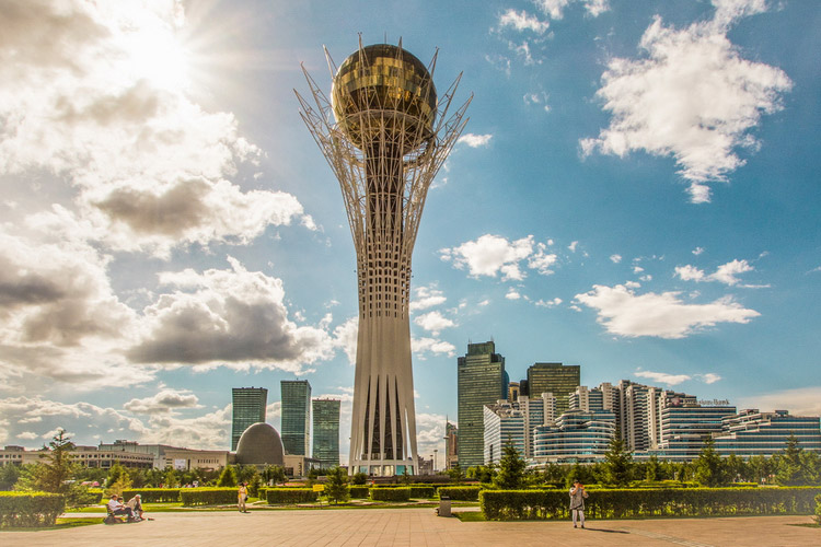 Torre Bayterek, Astana, Viaggio in Kazakistan