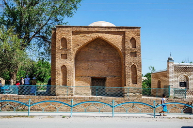Kharashash-Ana mausoleum