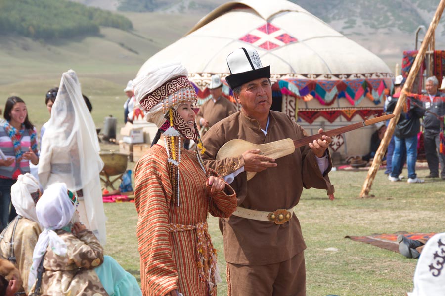 Kyrgyzstan Tourism: Cultural Tourism. Traditional Kyrgyz Clothing