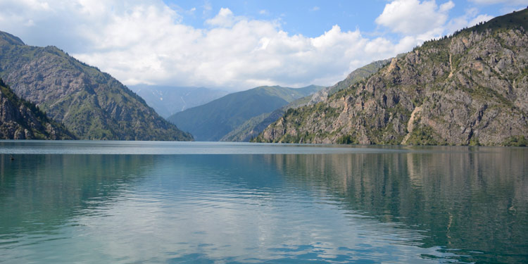Кыргызская легенда об озере Сары-Челек