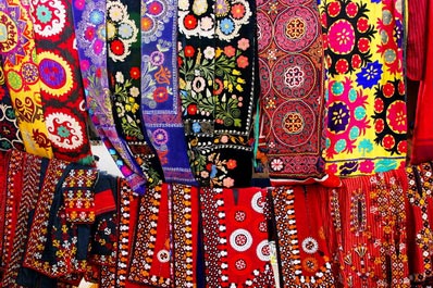 Nationale turkmenische Kleidung