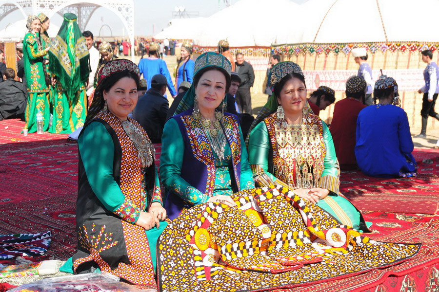 トルクメンの民族衣装