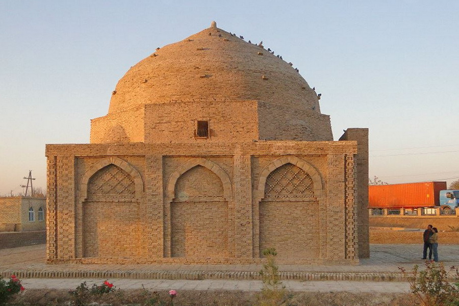 Le mausolée d’Allamberdar, Turkmènabad