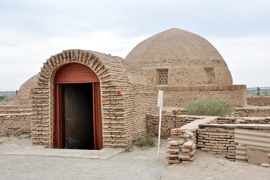 Maslumhan-Sulu Mausoleum, Karakalpakstan