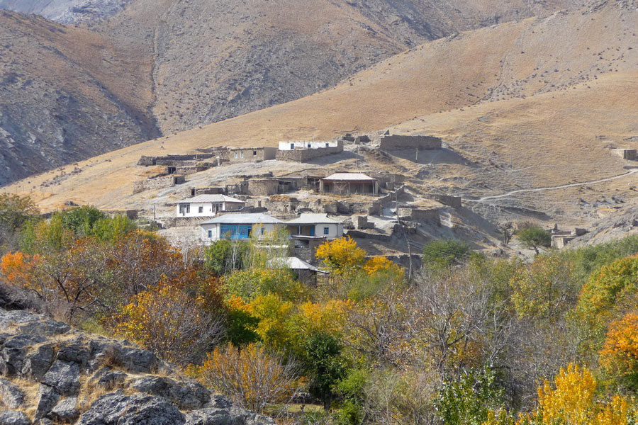 Поселок Сентоб в окрестностях Нураты