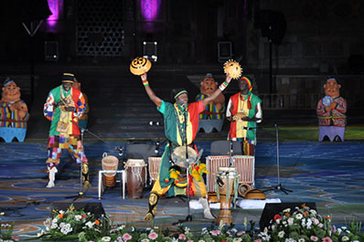 В конце лета в Самарканде пройдет фестиваль Шарк тароналари