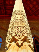Hast-Imam Ensemble: carved wooden column in the courtyard of the Hazrati Imam Mosque