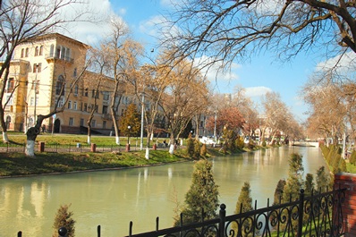 Embankment of Ankhor channel, Tashkent