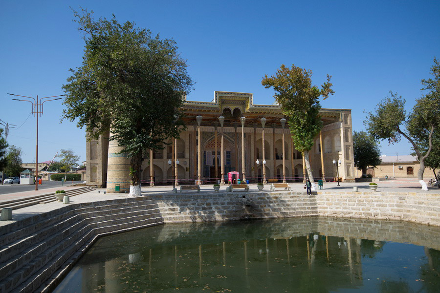 Bolo-Khauz Mosque, Bukhara