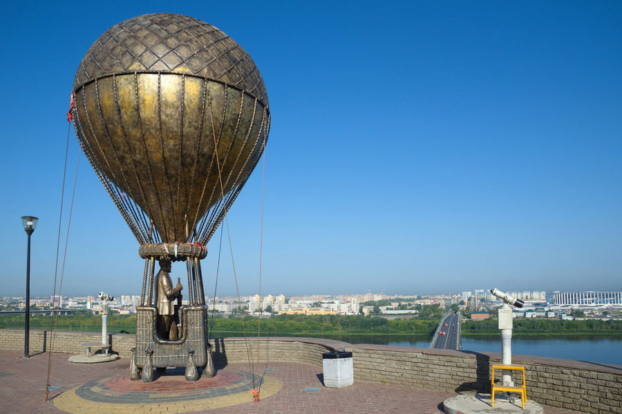 Fedorovsky Embankment Observation Deck and Jules Verne Monument, Nizhny Novgorod