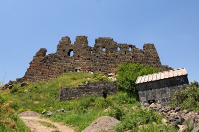 Turismo Aventura y Naturaleza en Armenia: Fortaleza Ambered, Armenia