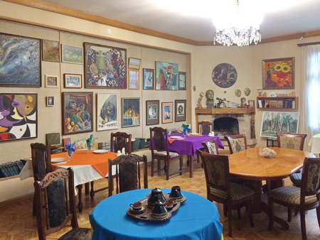                    Casanova Inn                
