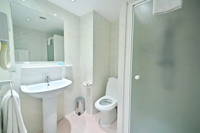Twin, Europe Hotel