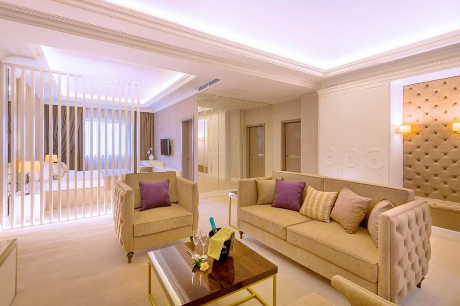 Paris Hotel, Yerevan