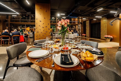 Зал, Ресторан Hayrik