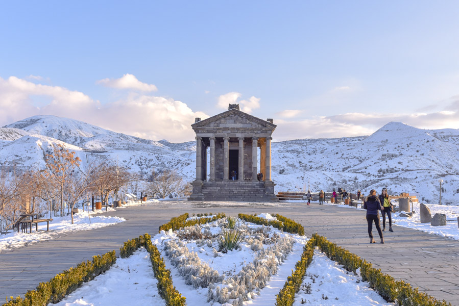 Templo de Garni en Invierno Templo de Garni en Invierno