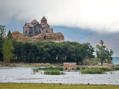 Excursión al Lago Seván – Viaje a las costas de la cultura armenia