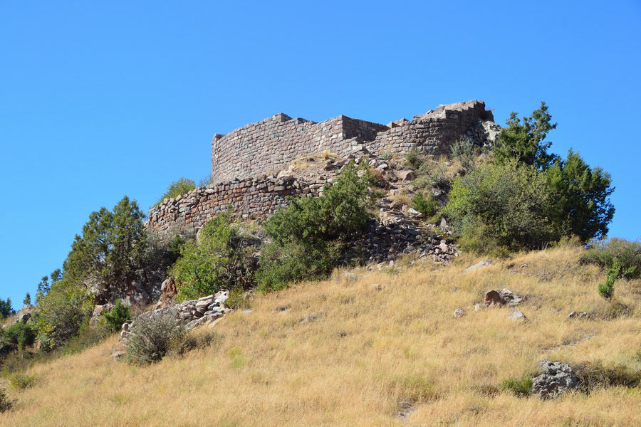 Крепость Смбатаберд в селе Артабуйнк