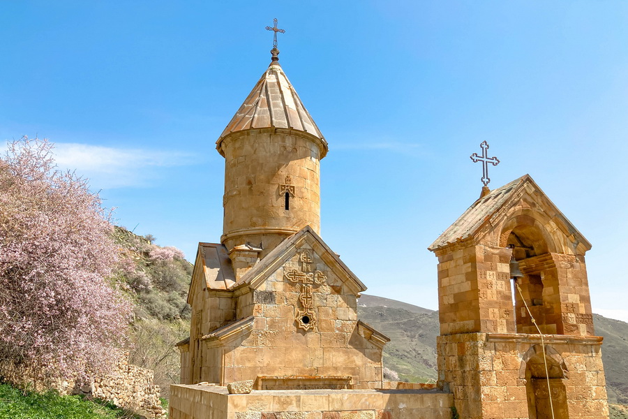 Spitakavor Monastery, Vayots-Dzor