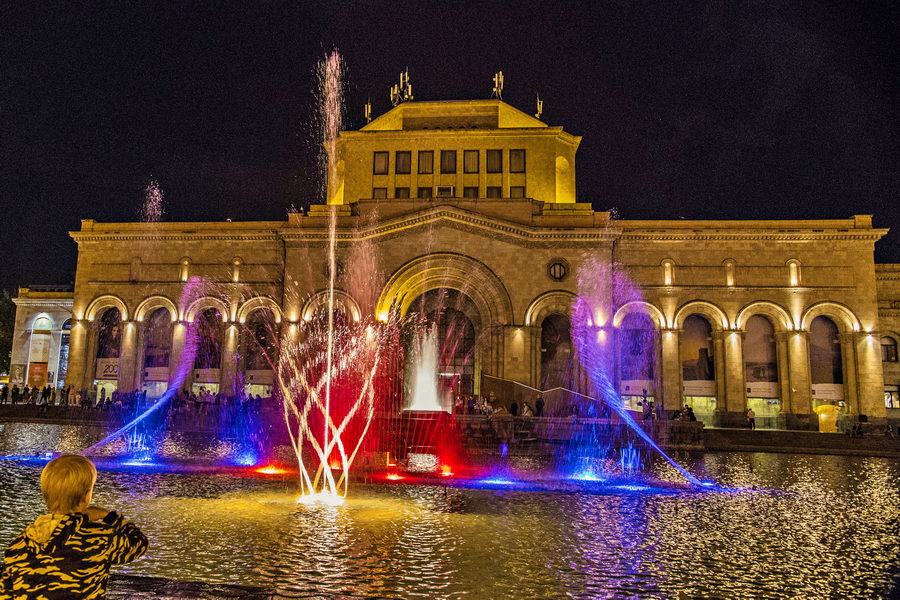 Поющие фонтаны, Ереван