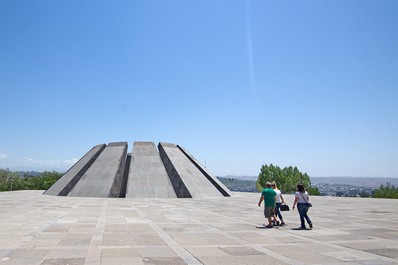 Armenian Genocide memorial complex, Tsitsernakaberd, Yerevan