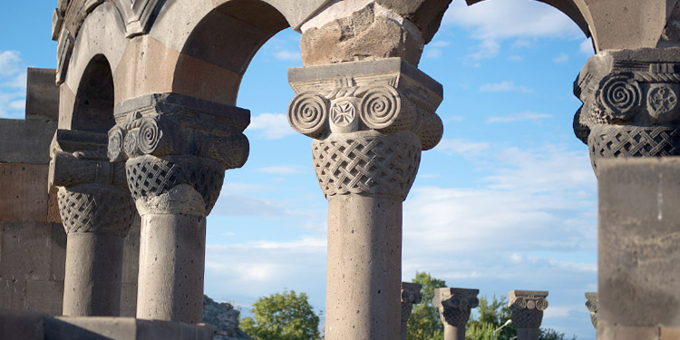 Viajes al Templo Zvartnots, Armenia