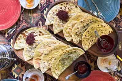 Qutab, Cucina Azerbaigiana Qutab, Cucina Azerbaigiana