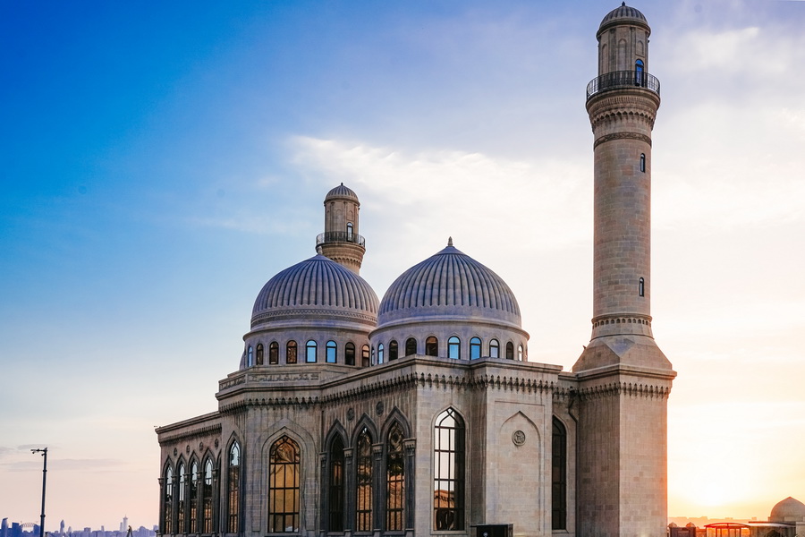 Bibi-Heybat Mosque: Attractions in Baku