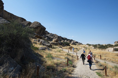 Петроглифы Гобустана, окрестности Баку