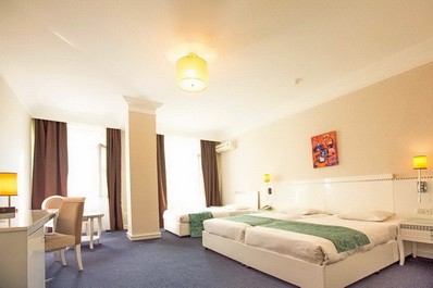 Triple room