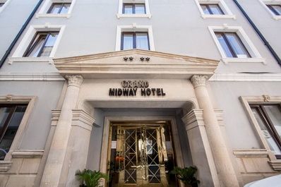Hotel, Grand Midway Hotel