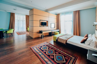 Suite with balcony