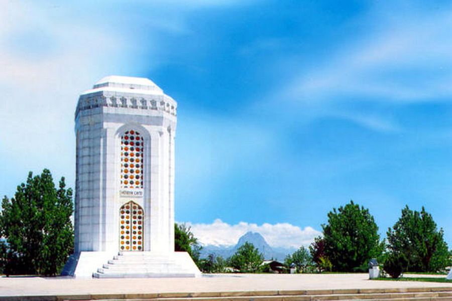 Mausoleum of Momine-Khatun, Nakhichevan