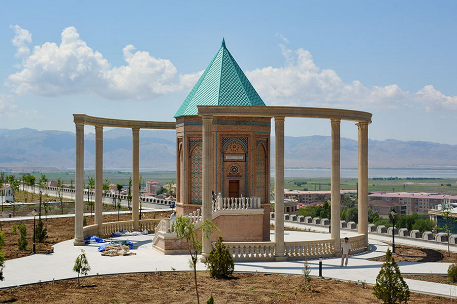 Mausoleum of the Prophet Noah, Nakhichevan