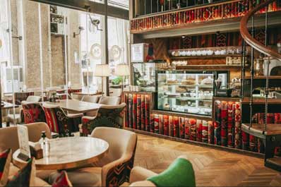 Interior, Passage 145