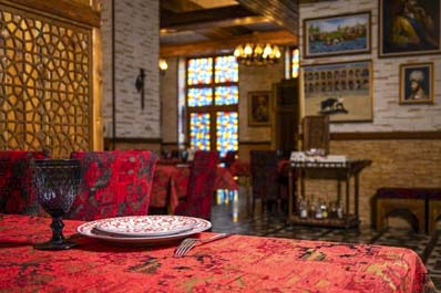 Зал, Shah Restaurant & Gallery