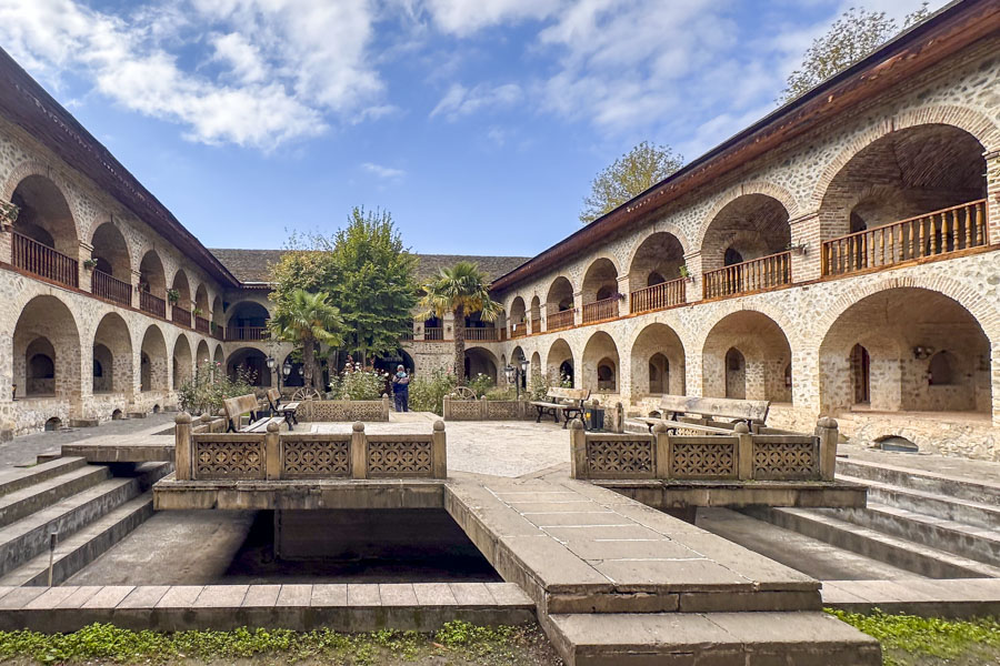 Caravasar Superior en Sheki, Azerbaiyán Caravasar Superior en Sheki, Azerbaiyán