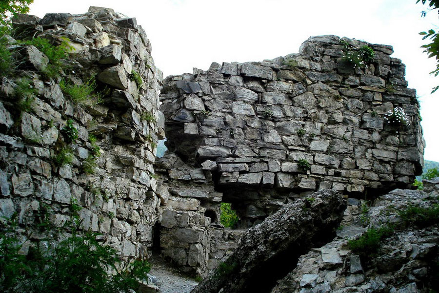 Wall of the Gelersen-Gerersen Fortress